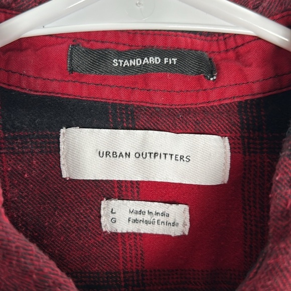 Urban Outfitters Red Black Buffalo Plaid Flannel Standard Fit Shirt -Size Large - Picture 2 of 6